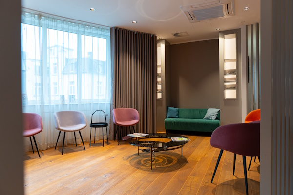 praxis-13-central-aesthetics-frankfurt-dr-deb.jpg 
